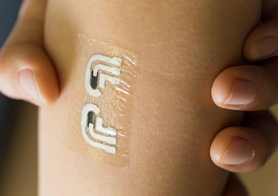 Tatuaje para medir la glucosa en la sangre de manera no invasiva