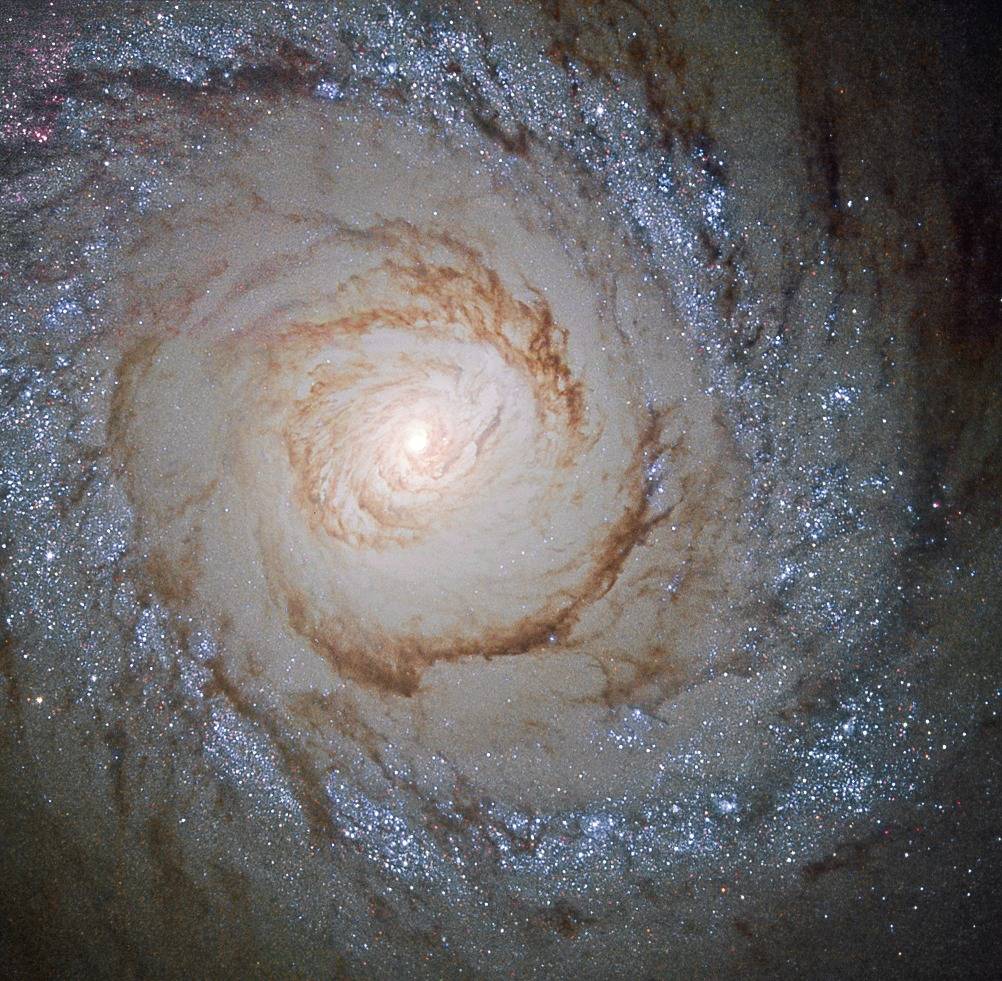 La galaxia de estallido de estrellas Messier 94