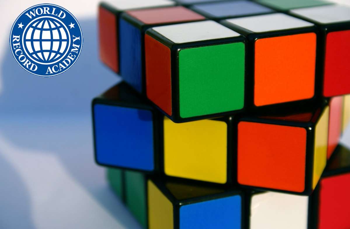 Debes verlo sin pestañear: Rubik resuelto en 0,637 segundos.